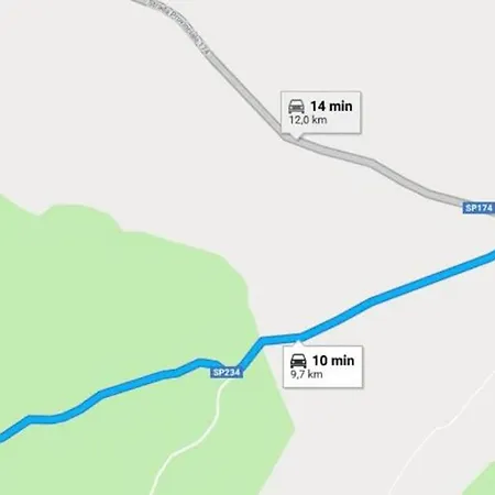 Lara Santola コラート