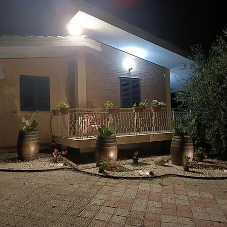 Oda ve Kahvaltı Lara Santola