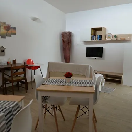 Oda ve Kahvaltı Lara Santola 3*