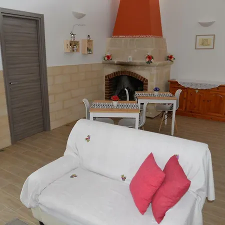 Lara Santola 3* コラート