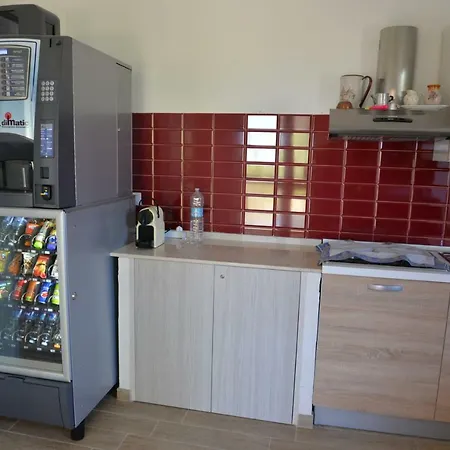 Oda ve Kahvaltı Lara Santola