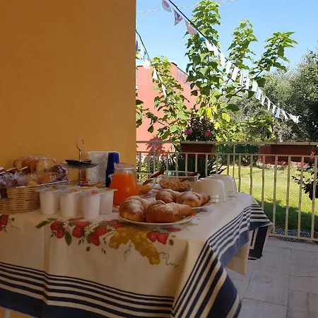 Oda ve Kahvaltı Lara Santola 3*